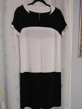 Elegant Black and White Colorblock Midi Dress